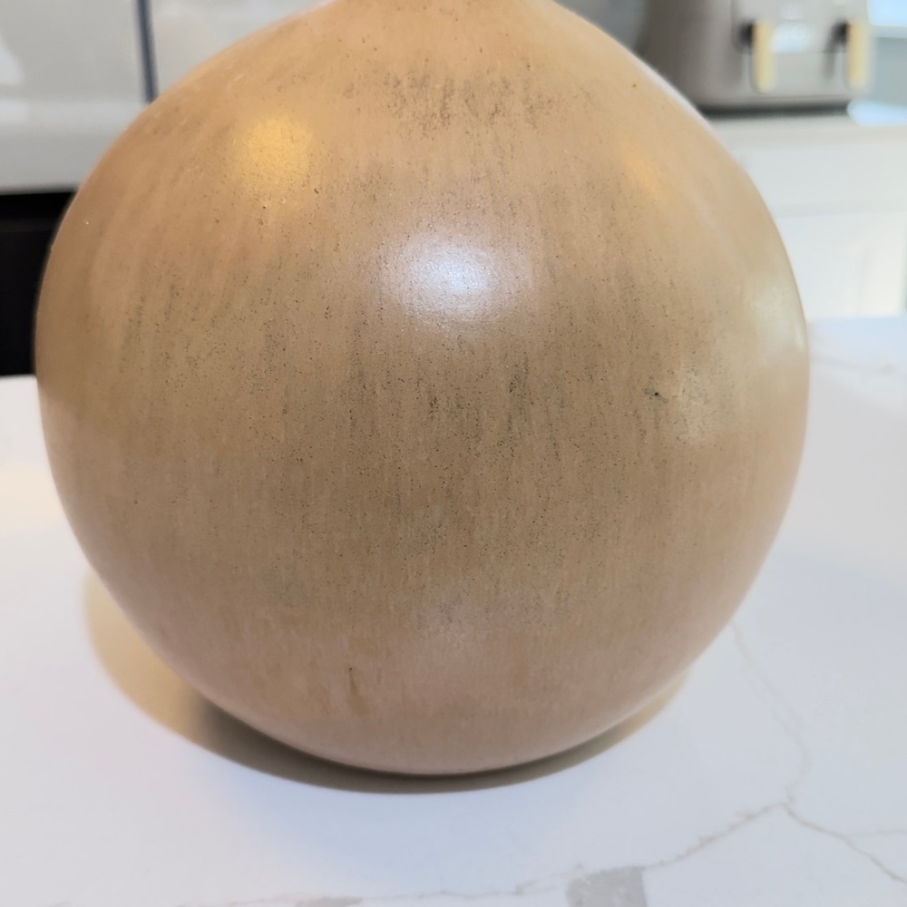 New Pottery Barn Terracotta Neutral Ceramic Decorative vase in Beige and Tan